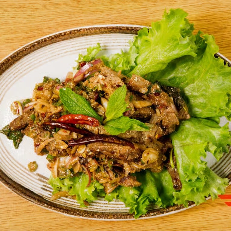 Neur Nam Took น้ำตกเนื้อ.